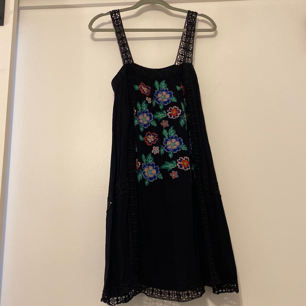 VICI Rancho Las Flores Cross Stitch Tunic